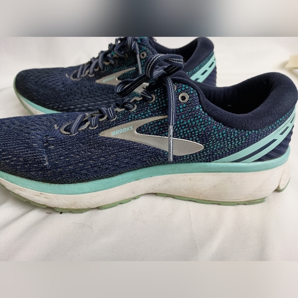 BROOKS Ghost 11 Blue and Green Athletic Shoes with Breathable Mesh (#125) - Picture 6 of 10